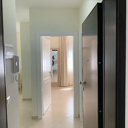 Apartment Luna Radhime *